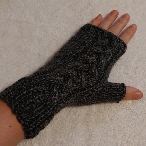 Handknit Fingerless cabled pattern mittens wrist warmers gloves CHARCOAL Gray - Picture 5 of 6